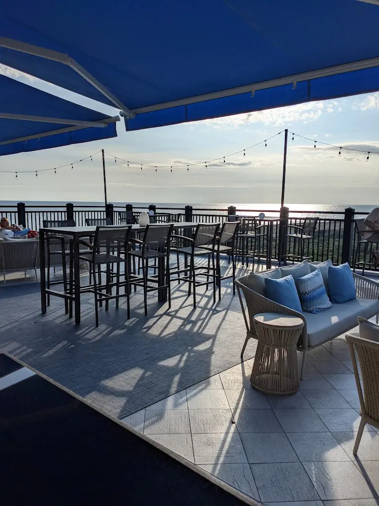 The Rooftop Bar at The Henderson